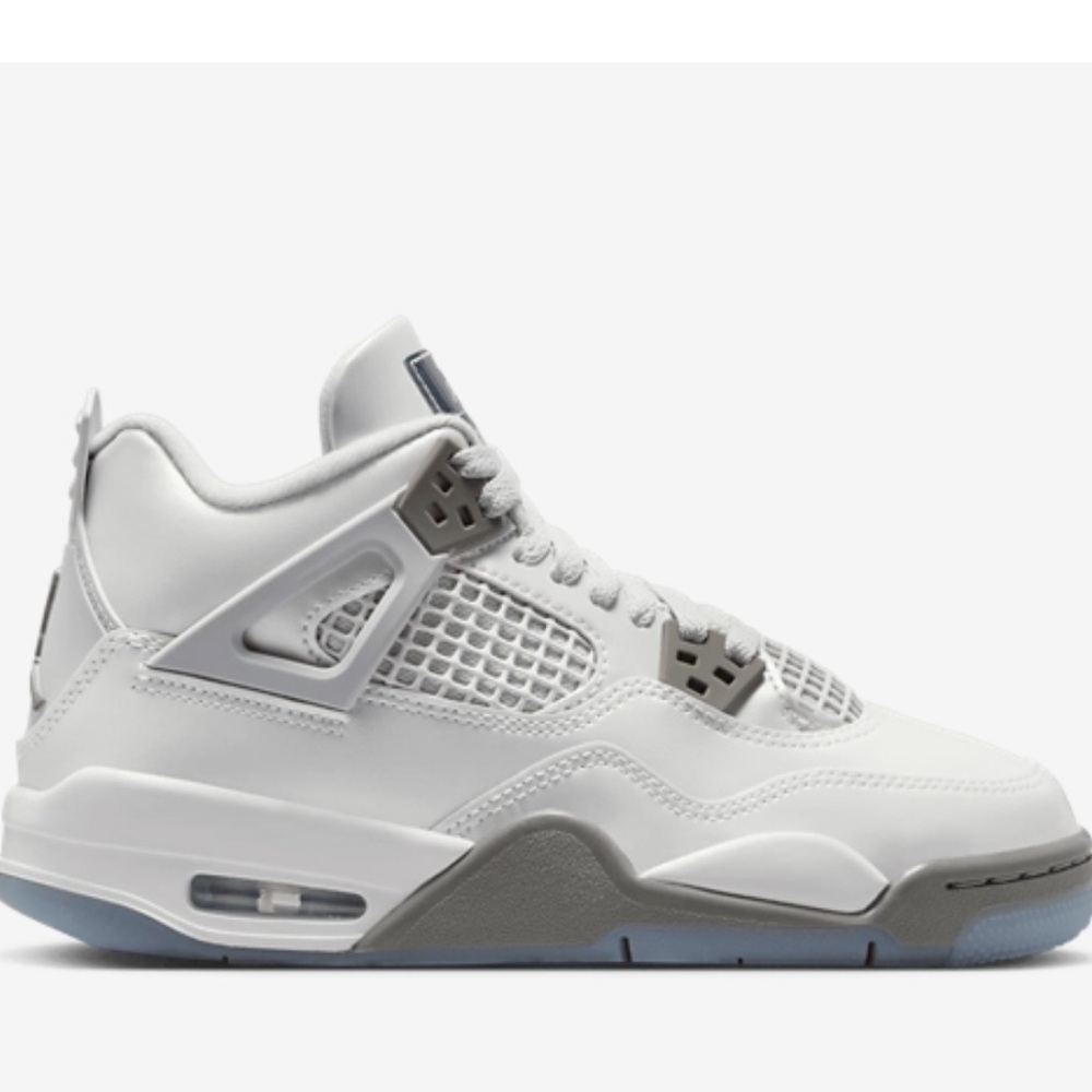 Jordan Kids Sneakers White and Gray boys size 1.5 GREAT CONDITION